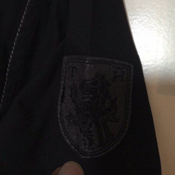 Short sleeve TNH Brand shirt. - Picture 6 of 8